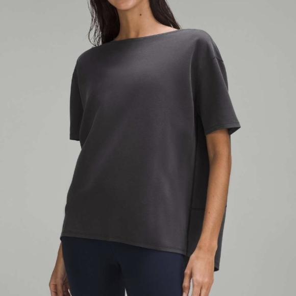 lululemon athletica Tops - Lululemon Back In Action Short-Sleeve Shirt *Pique Black EUC